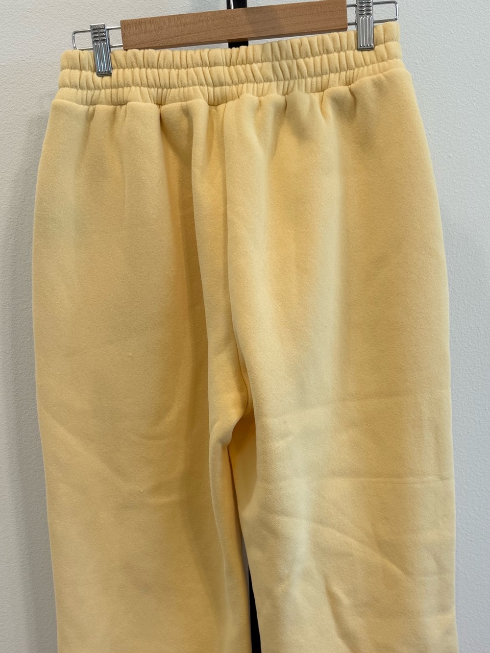 Comfrt Women's Pastel Collection Yellow Fleece Straight Lag Sweatpants Med Comfy - Picture 4 of 7
